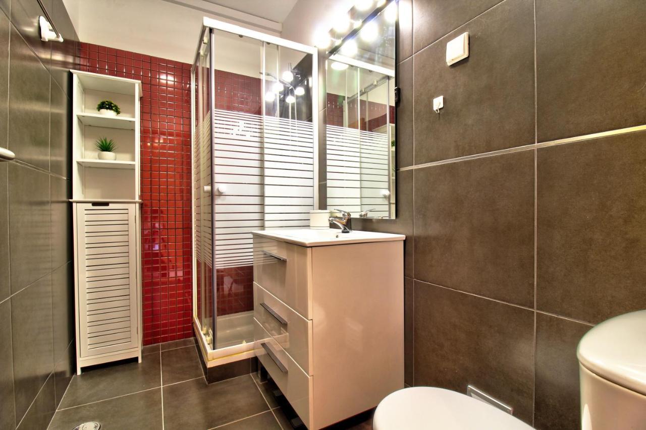 Center Location, Ac, Swimming Pool, And Parking Apartment Olhão Exterior photo