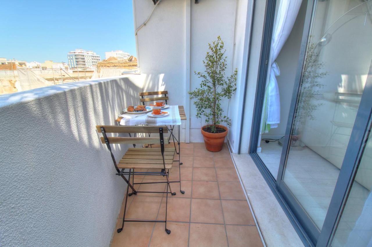 Center Location, Ac, Swimming Pool, And Parking Apartment Olhão Exterior photo