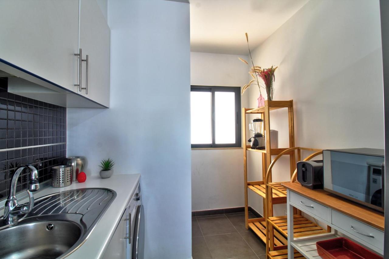 Center Location, Ac, Swimming Pool, And Parking Apartment Olhão Exterior photo