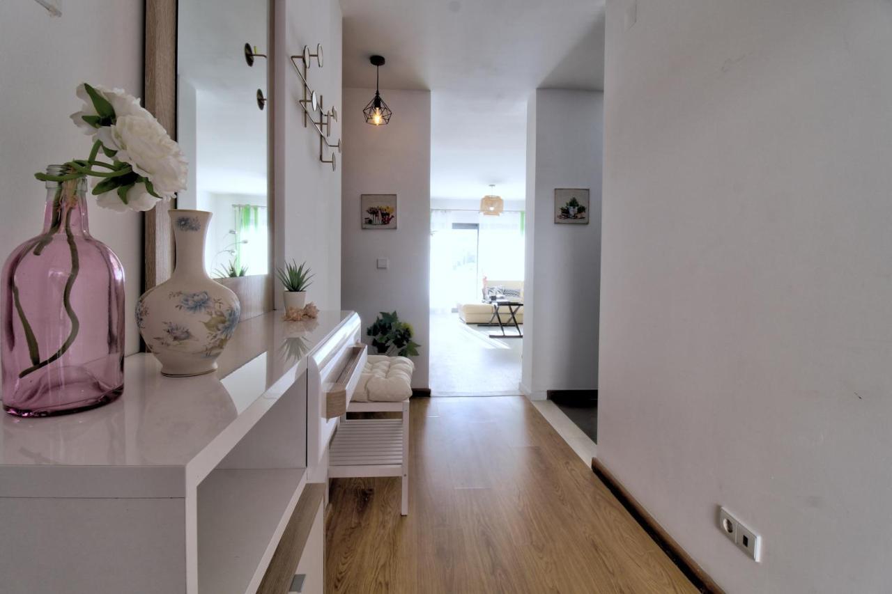 Center Location, Ac, Swimming Pool, And Parking Apartment Olhão Exterior photo