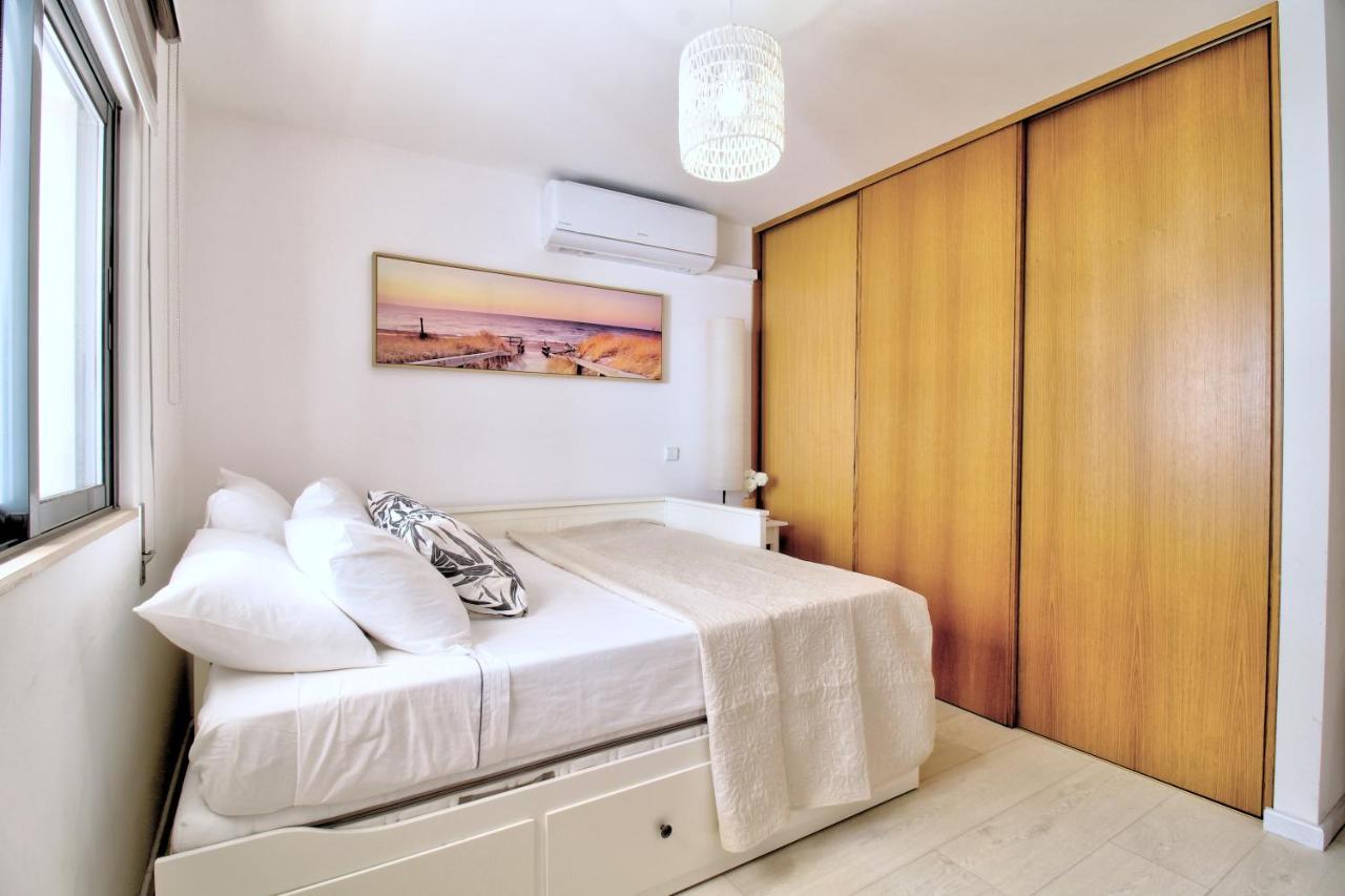 Center Location, Ac, Swimming Pool, And Parking Apartment Olhão Exterior photo