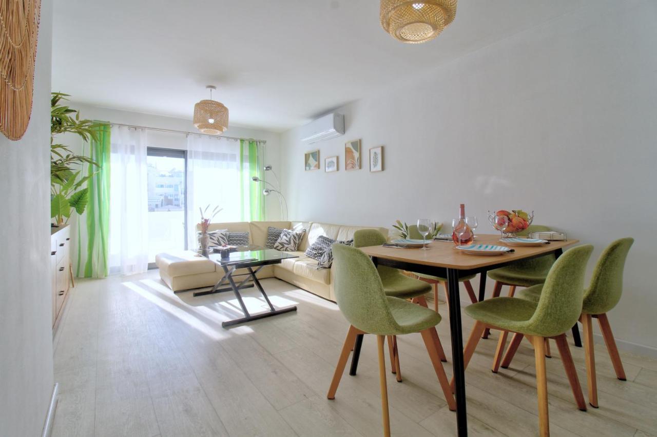 Center Location, Ac, Swimming Pool, And Parking Apartment Olhão Exterior photo